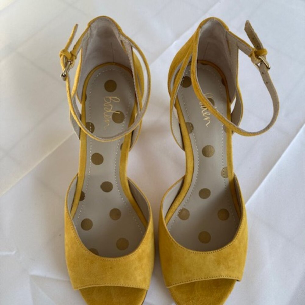 Brand New In Box Boden Yellow Suede Heels - Size 7.5